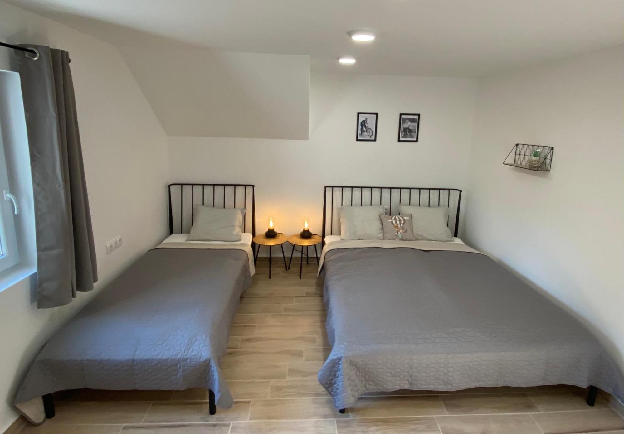 Bike & Fun Apartments - バラトンアカラッチャ 部屋 写真